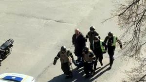 Anchetă la Kiev după ce doi polițiști au rupt-o la fugă de lângă civili atunci când s-au auzit focuri de armă