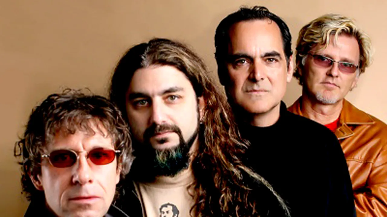 Proiectul de rock progresiv Transatlantic se reuneşte