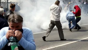Cel puţin 55 de răniţi într-o manifestaţie a veteranilor de război din Bosnia