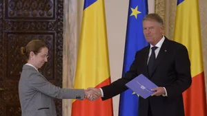 PREZENTUL FĂRĂ PERDEA Marius Oprea / Din ”Omul nou” şi ”România educată” s-a născut ”Elevul nou”, singurul produs marca Iohannis
