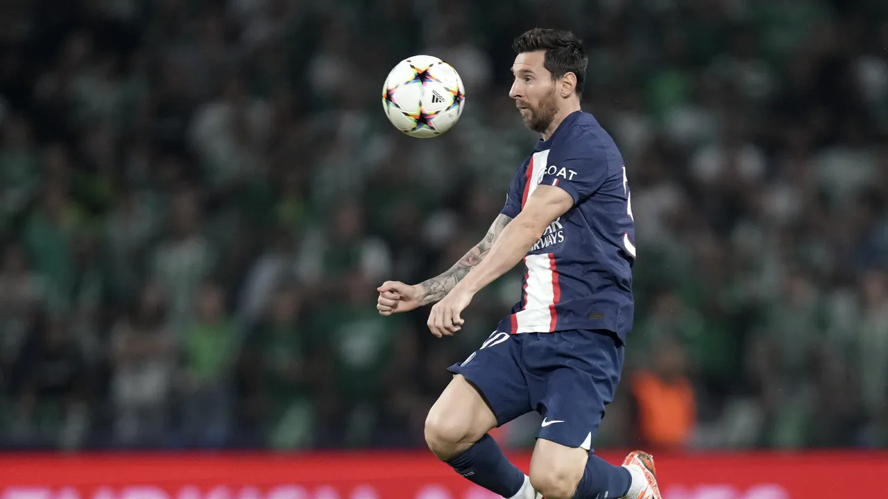 Lionel Messi îl depăşeşte pe Cristiano Ronaldo stabilind un nou record