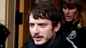 Elijah Wood s-a despărţit de iubita lui