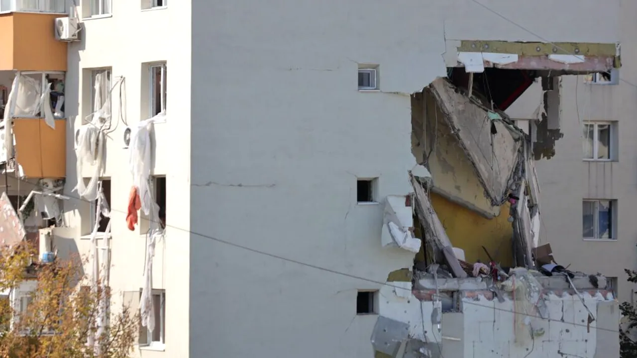 Explozia din Rahova: A treia persoană decedată a fost extrasă de la nivelul etajului 6