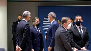 Iohannis, mesaj pentru Macron. Preşedintele României a avut contact cu liderul de la Élysée pe 10 decembrie (FOTO) 