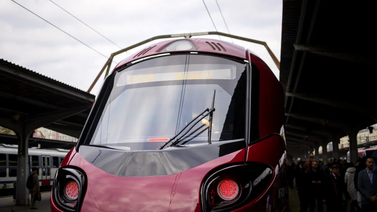 Circulația trenurilor blocată între Predeal și Timișu de Sus din cauza unui tren defect