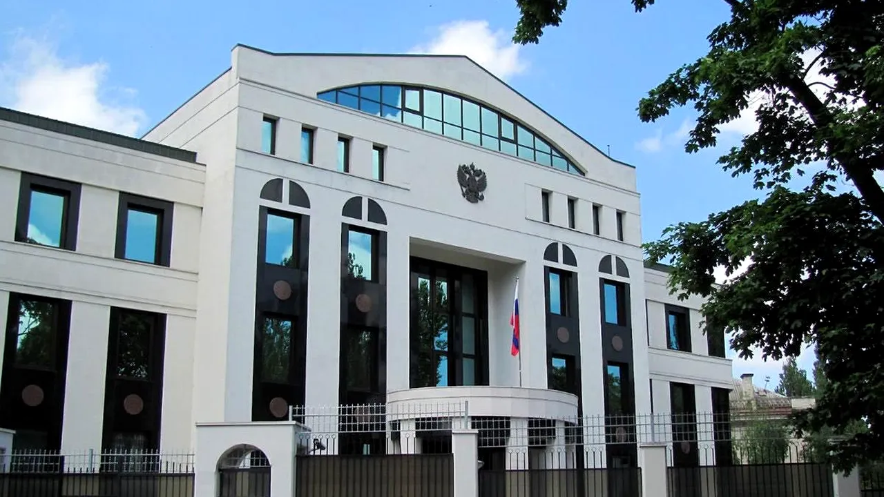 Republica Moldova expulzează 45 de diplomaţi ruşi bănuiţi de spionaj