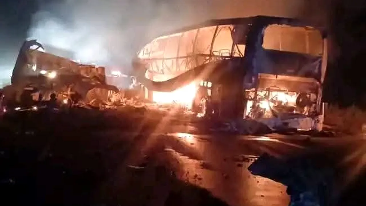 Autocar implicat într-un accident în sudul Mexicului. Zeci de persoane au murit 