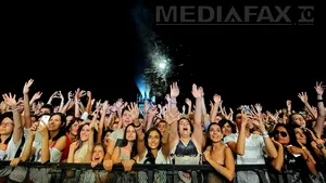 STUDIU: Vedetele pop trăiesc intens şi mor devreme 