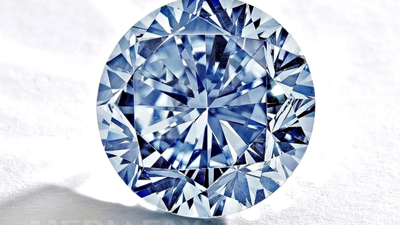 Cel mai mare DIAMANT alb din lume, scos la licitaţie. Care este preţul estimat al nestematei de 118 carate