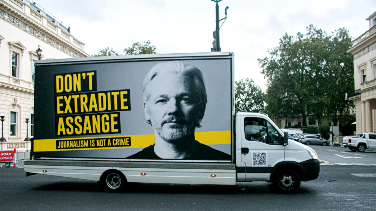 Un idealist numit Assange: 14 ani de la înfiinţarea WikiLeaks