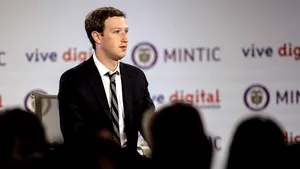 Facebook cheltuieşte o sumă URIAŞĂ pentru siguranţa lui Mark Zuckerberg 