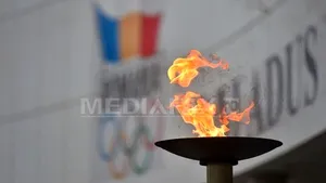 Torţa olimpică a fost aprinsă în faţa sediului COSR
