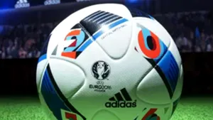 «Beau jeu» - balonul oficial pentru grupele Euro-2016, dezvăluit de Zinedine Zidane - FOTO