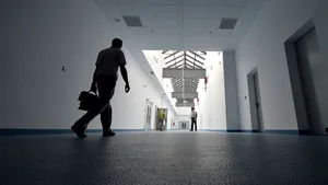 Cercetătorii sunt scutiţi de impozitul pe veniturile din salarii începând cu luna august. Ce condiţii trebuie îndeplinite