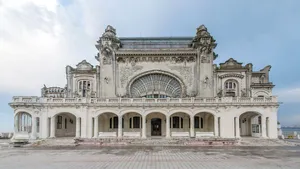 Cazinoul din Constanţa, fotografiat de un artist francez pasionat de clădirile abandonate - GALERIE FOTO