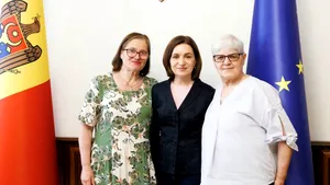 Maia Sandu s-a întâlnit cu două femei care au avut curajul să scrie în română pe zidurile Chișinăului în 1970, „sfidând regimul sovietic”