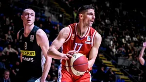 Jucător cu patru sezoane în Liga Adriatică, transferat de CSM Oradea