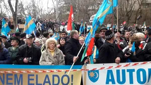 Marşul tradiţional de Ziua Libertăţii Secuilor: Scandări pentru autonomie şi eliberarea a doi extremişti condamnaţi pentru terorism - FOTO, VIDEO