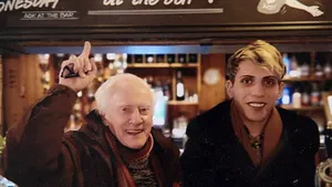 Un român în vârstă de 27 de ani a primit moştenire 150 de mii de lire sterline după moartea soţului său de 81 de ani, un fost vicar