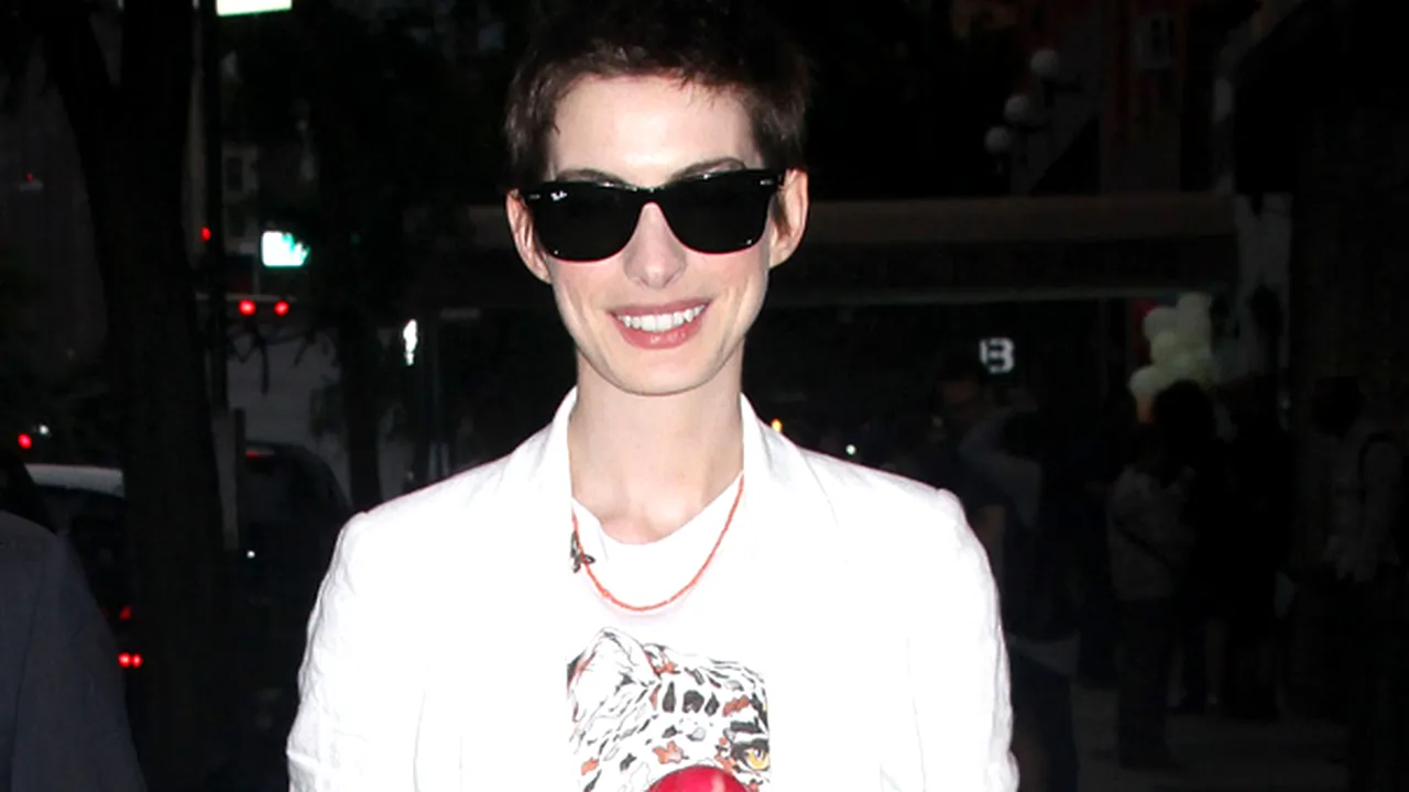 Cum a slăbit Anne Hathaway pentru rolul din 