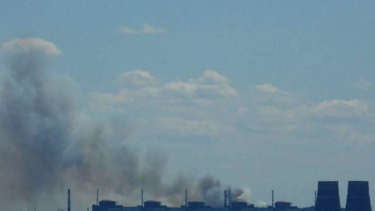 Fum negru în zona centralei nucleare din Zaporojie. Ministerul Energiei din Ucraina a făcut precizări