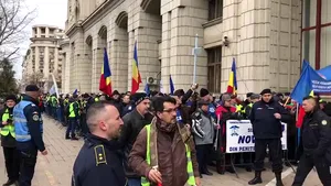 Sindicaliştii din penitenciare ameninţă că reiau protestele. Cer discuţii cu Dăncilă despre salarii