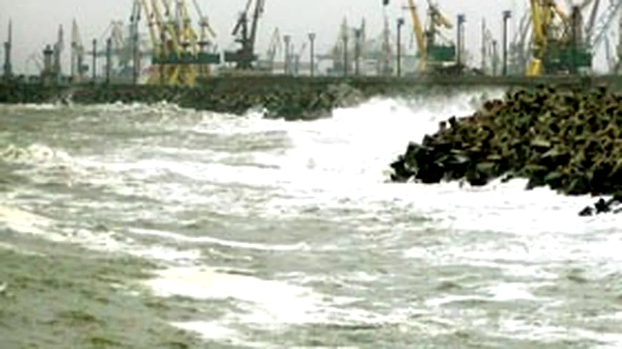 Porturile maritime au redevenit operaţionale