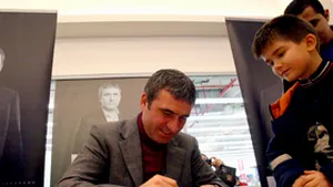 Hagi a primit o cheie de aur