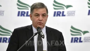 Moisescu: Am fost excluşi tâlhăreşte. Antonescu să se rezume la joaca de-a micul tiran