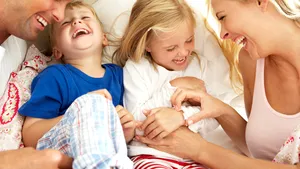 STUDIU: Românii, cei mai mulţumiţi din regiune de viaţa de familie şi nemulţumiţi de sănătate şi învăţământ