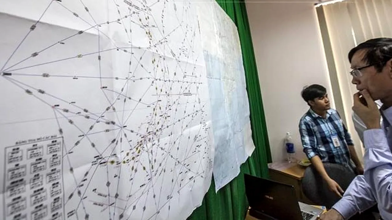 Avionul Malaysia Airlines, căutat de echipe din 9 ţări: China a mobilizat zece sateliţi pentru localizarea aeronavei. Boeing participă la operaţiuni - FOTO
