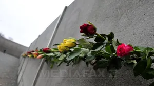 Berlinul comemorează 50 de ani de la construirea 