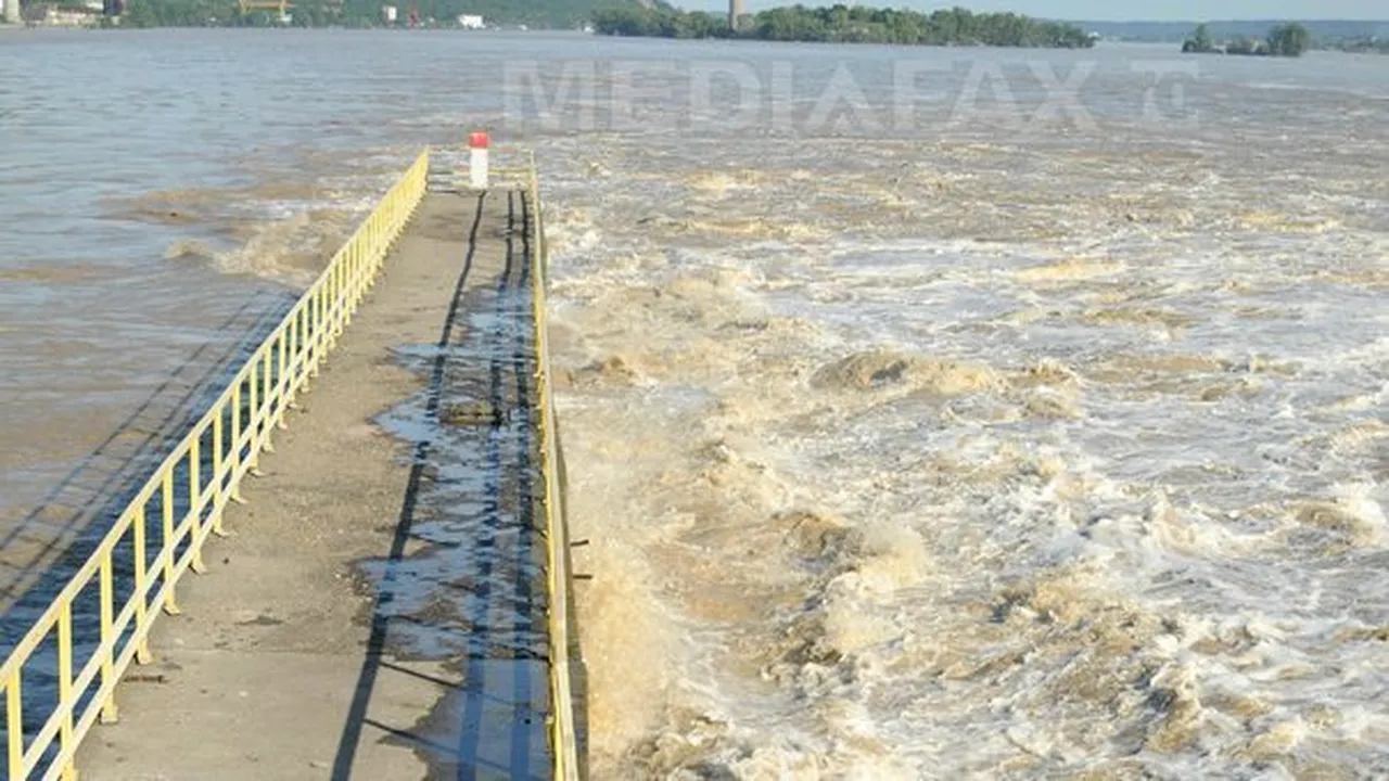 Pericol de inundaţii pe Dunăre. Hidrologii au emis o avertizare Cod portocaliu