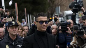 Cadoul primit de Cristiano Ronaldo de la soţia Georgina conţine 8 locuri
