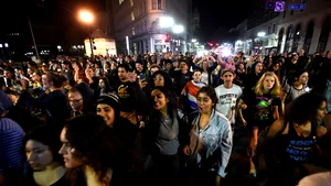 Zeci de mii de persoane au participat sâmbătă la protestele anti-Trump din mai multe oraşe americane - VIDEO