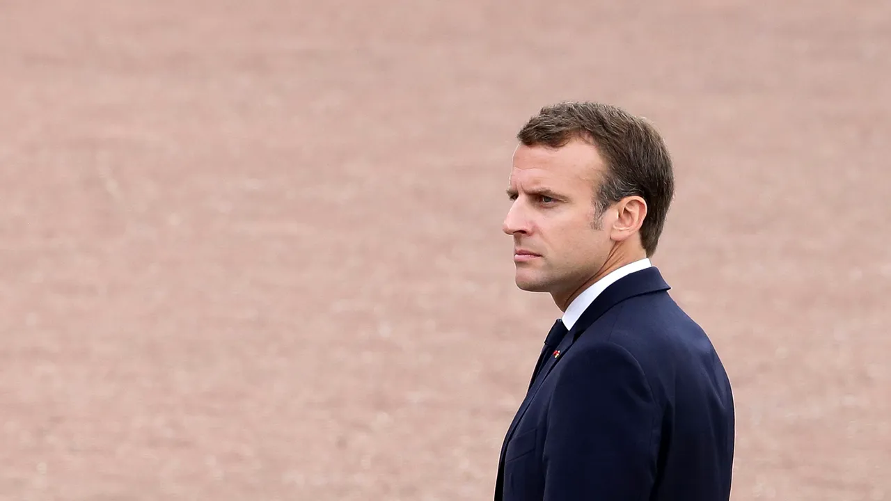 Guvernul Franţei vrea, la propunerea lui Macron, să reintroducă serviciul naţional pentru adolescenţii de 16 ani