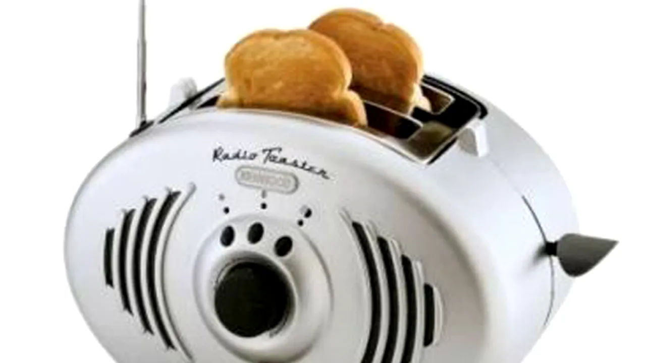 Cele mai năstruşnice combinaţii de gadgeturi: Prăjitorul de pâine cu radio sau maouse-ul telefon