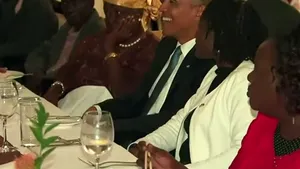 Barack Obama a luat masa cu bunica adoptivă şi cu sora vitregă, în Nairobi - VIDEO