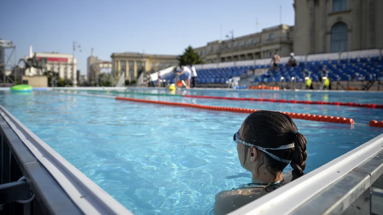 Constanţa: O fetiţă a rămas cu mâna blocată în tubul de absorbţie al unei piscine