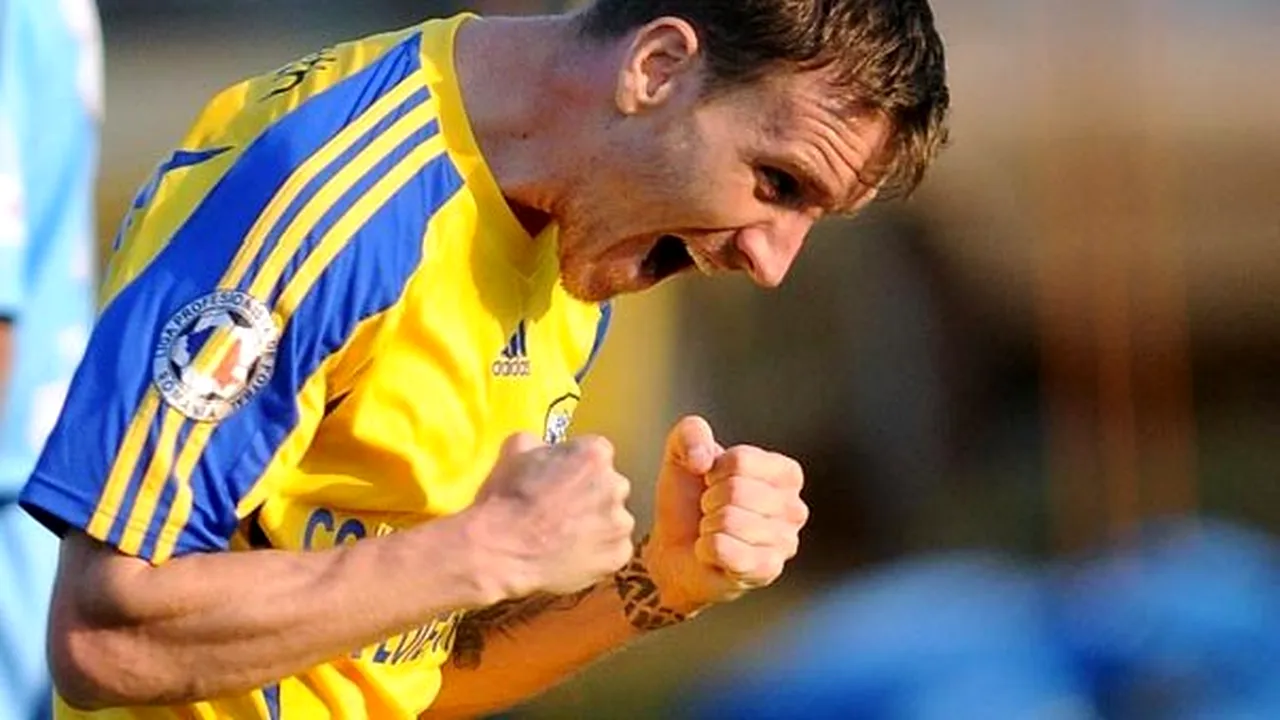 Petrolul Ploieşti a reziliat contractele jucătorilor Nicolae Mitea şi Radu Barbu