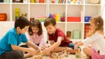 Aproape 30.000 de copii, în centre de zi din România, pentru a preveni separarea de familie