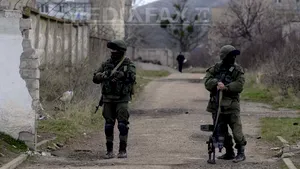 Combatanţi proruşi au atacat două baze militare ucrainene, în Crimeea