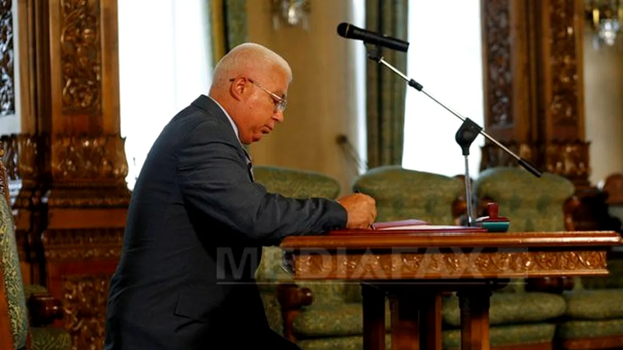 Băsescu a semnat numirea lui Petre Lăzăroiu în funcţia de judecător la Curtea Constituţională