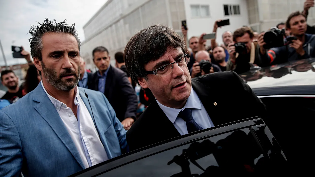 Arestarea lui Carles Puigdemont, ratată de spanioli. Fostului lider catalan a părăsit ţara care primise mandatul internaţional pe numele său. Unde s-ar afla acum 