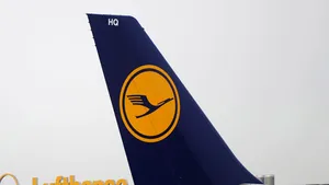 Un avion şi-a anulat decolarea după ce mai mulţi pasageri s-au plâns de dureri de stomac