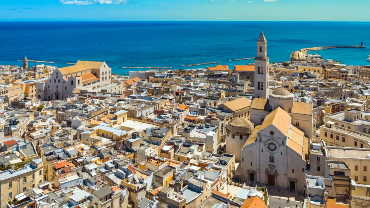 Uitați de Portugalia și Insulele Canare. Orașul italian pe care francezii îl numesc paradisul pensionarilor