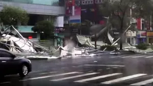 Taifunul Soudelor a provocat moartea a 4 persoane în Taiwan. 700.000 de case sunt fără electricitate - VIDEO