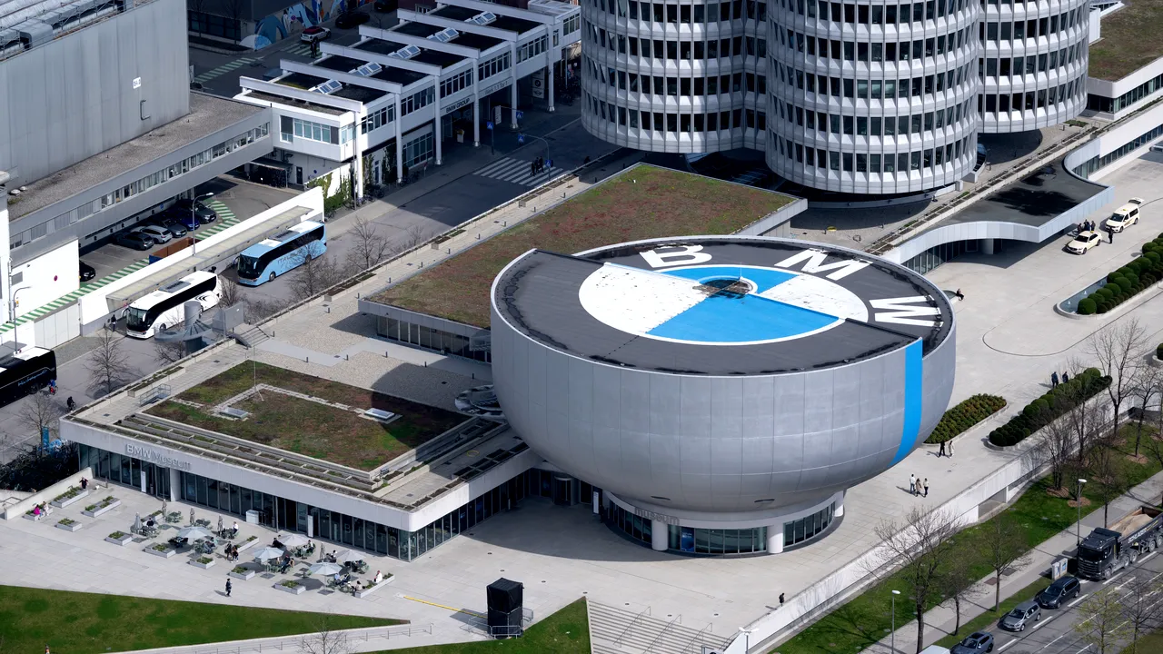 BMW cere Germaniei să voteze împotriva tarifelor UE pentru vehiculele electrice produse în China