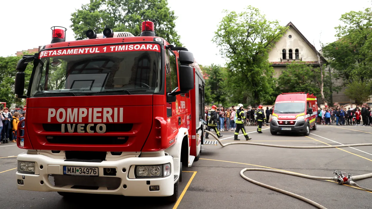 Panică într-un mall din Sibiu. Sute de oameni s-au autoevacuat după ce un incendiu a izbucnit într-un restaurant