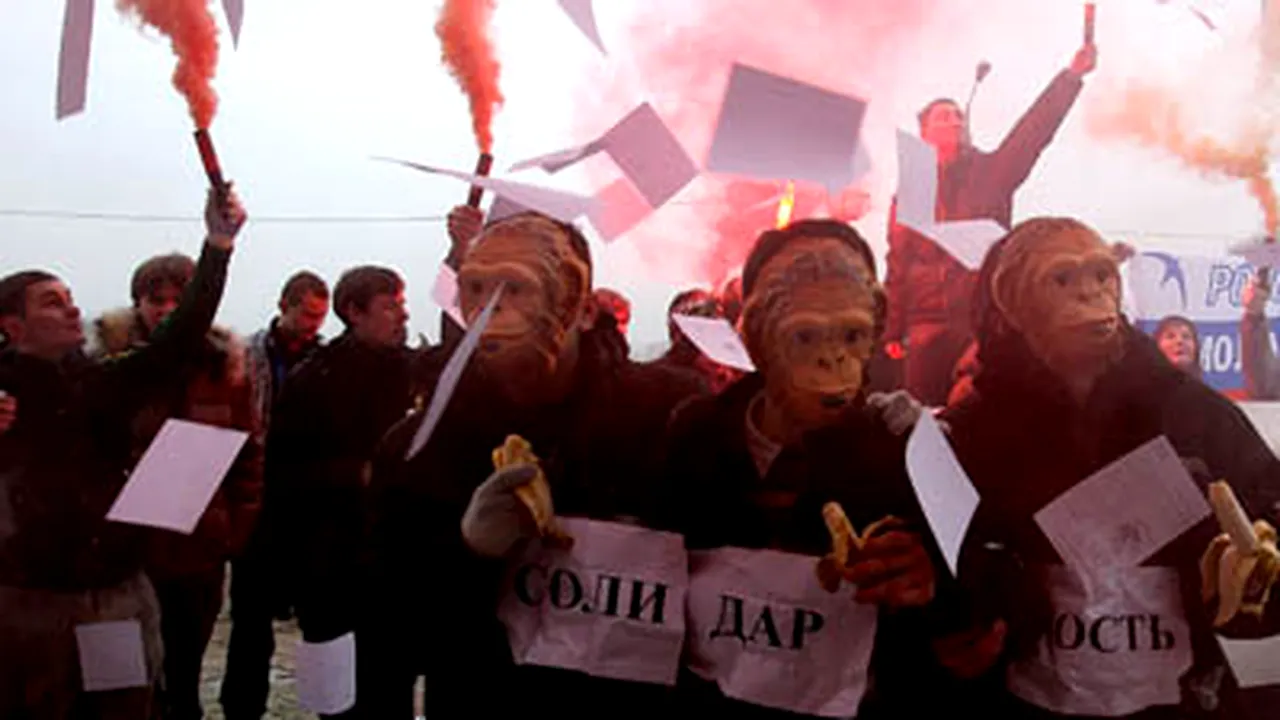 Zeci de persoane reţinute la Moscova, în timpul unei manifestaţii a opoziţiei (Video)